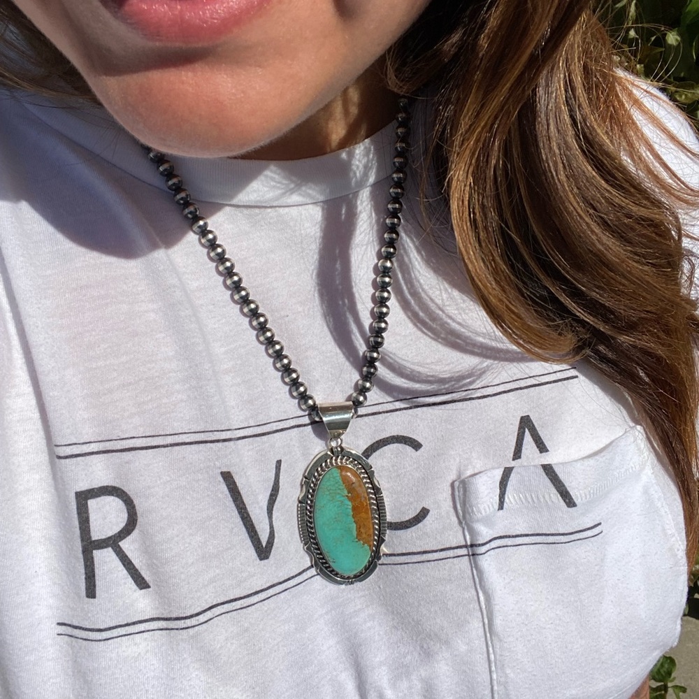 Number 8 Turquoise pendant - Picture 4 of 5